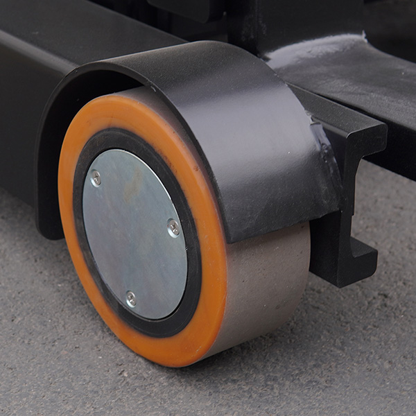 Nylon/PU Tire